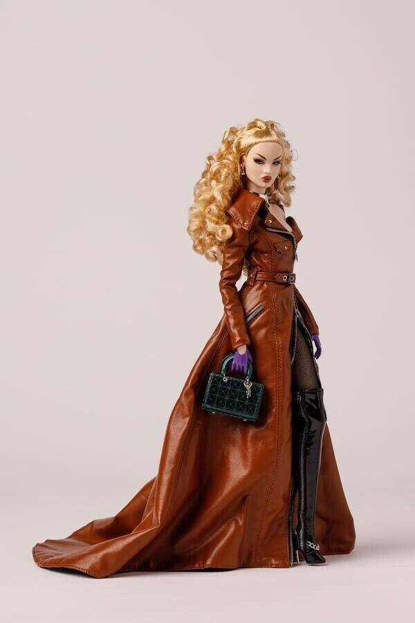 fashionroyaltylondonshownadja皮衣2019大会fr娃娃娃娃