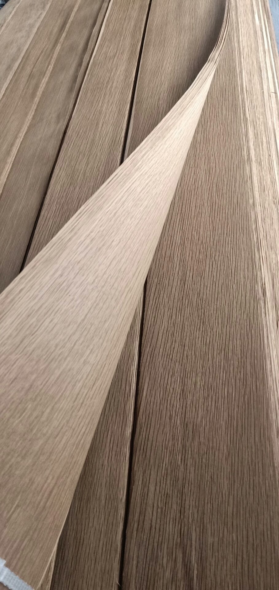 烟熏白橡木皮 尺寸厚度可定制 全屋定制家具 木饰面 贴面 装饰