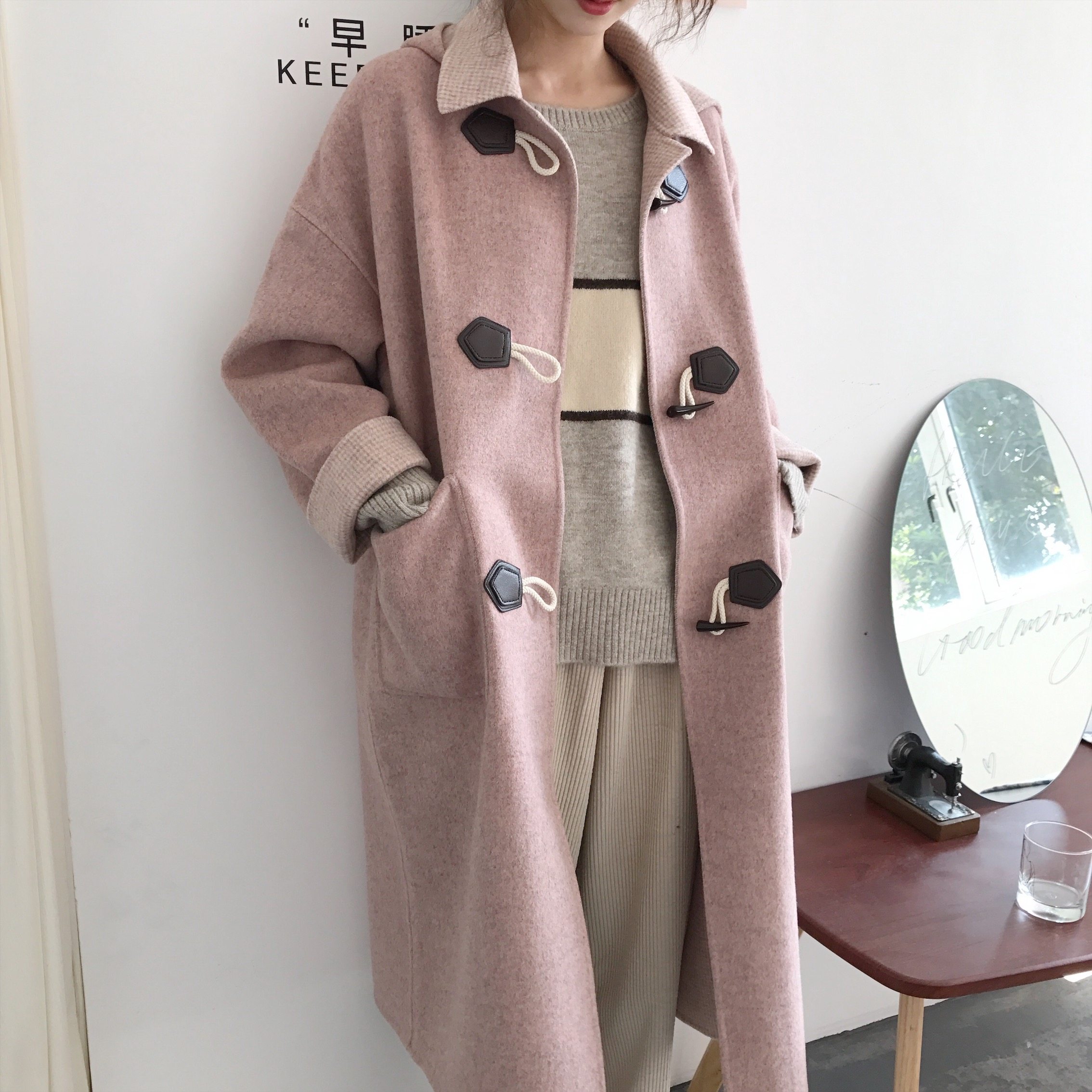现货这个豆沙粉绝美啊啊!连帽可拆卸～翻边格纹牛角扣双面呢大衣
