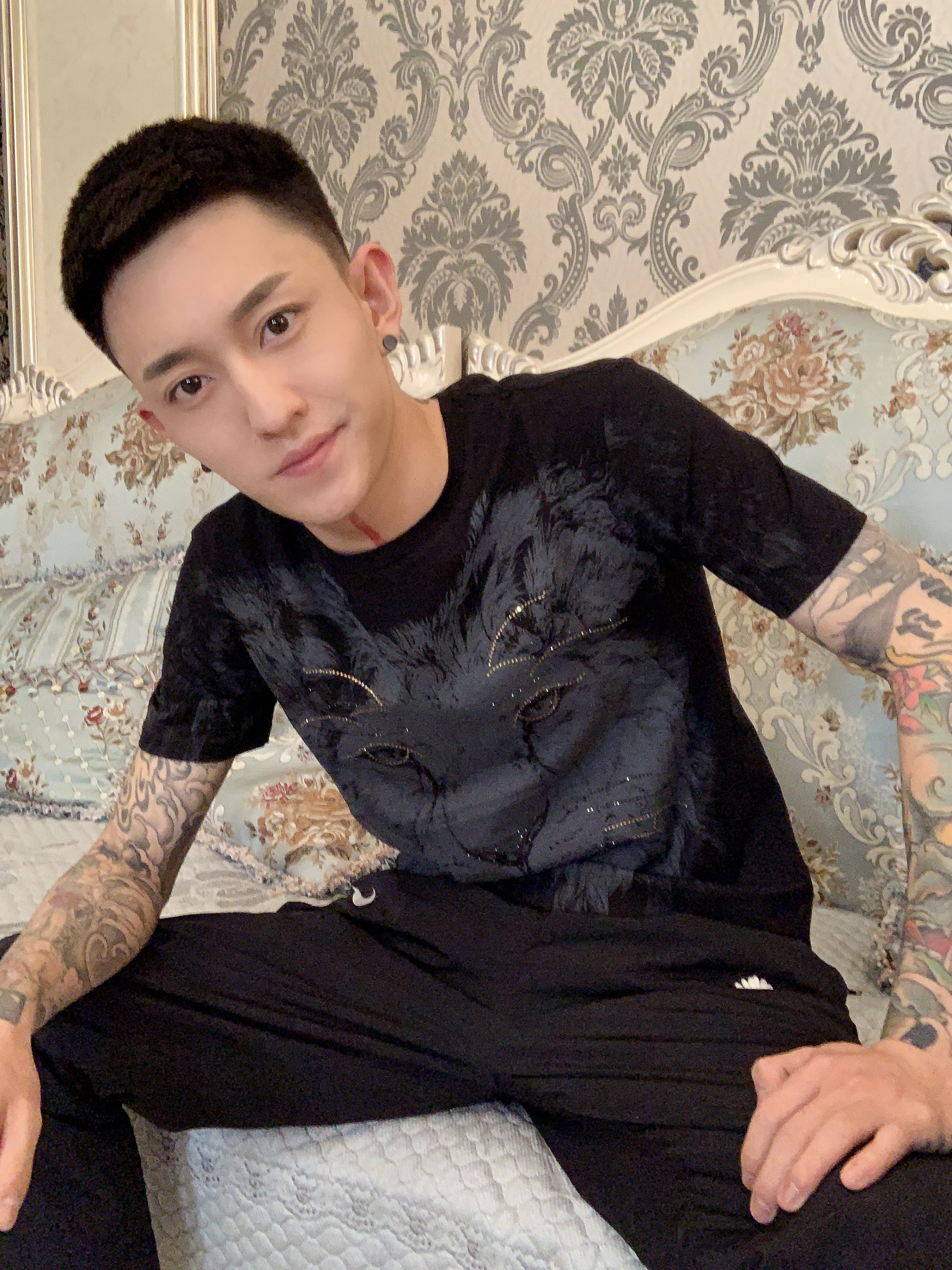 夏季新款短袖修身圆领T恤韩版潮男半袖印花烫钻打底精神小伙上衣