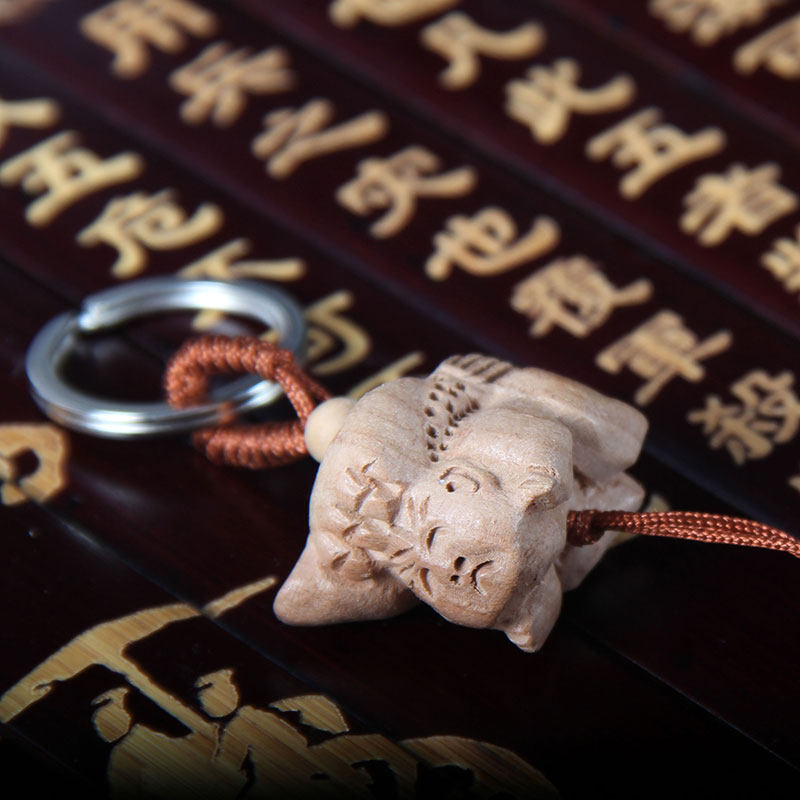 开光肥城桃木踩小人钥匙扣手机链木雕随身挂件小人木雕