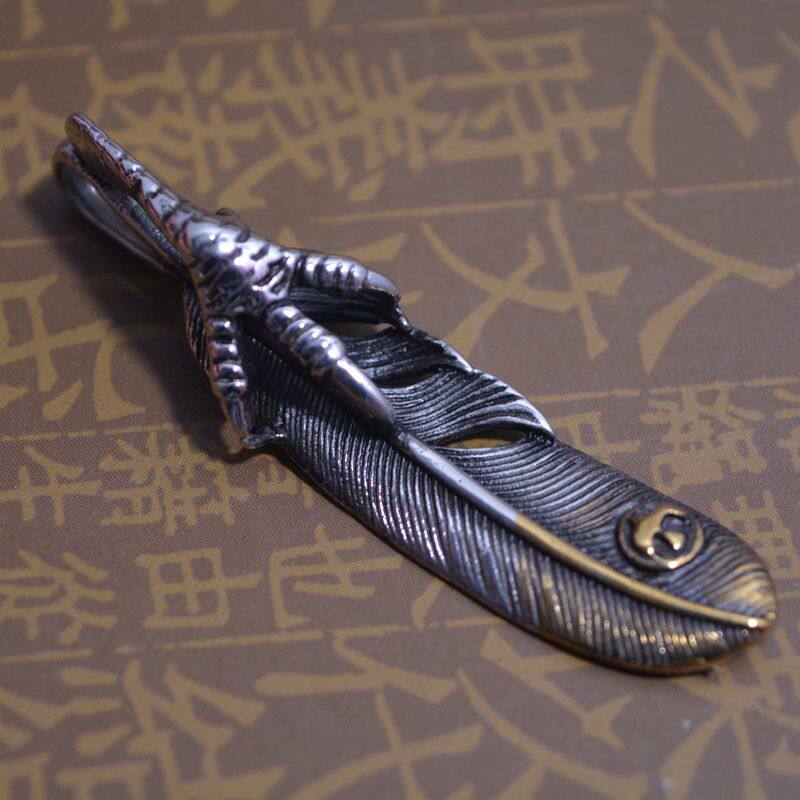 钛钢吊坠金色鹰爪羽毛款项项坠学院学生个性项坠