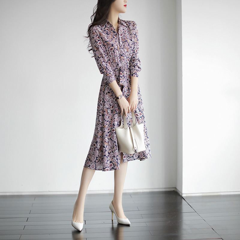 2022年早春新款轻奢高定女装长裙女春秋法式高级感紫色碎花连衣裙