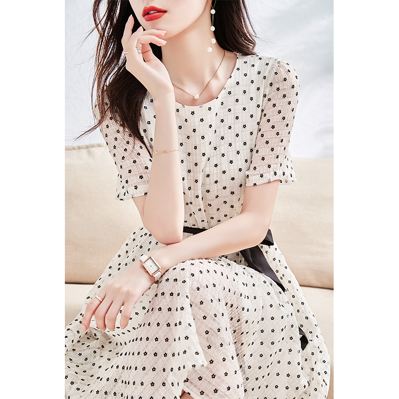 德玛纳白色连衣裙女2021夏季新款波点简约收腰显瘦气质温柔风裙子