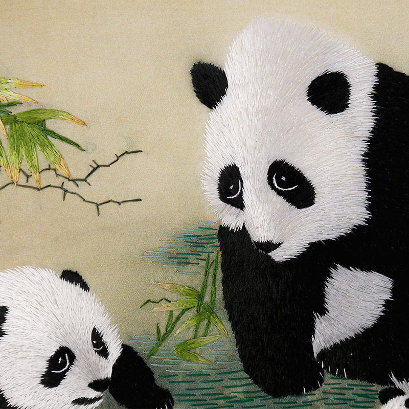 蜀绣手工刺绣母子三只大熊猫卷轴客厅装饰办公室刺绣