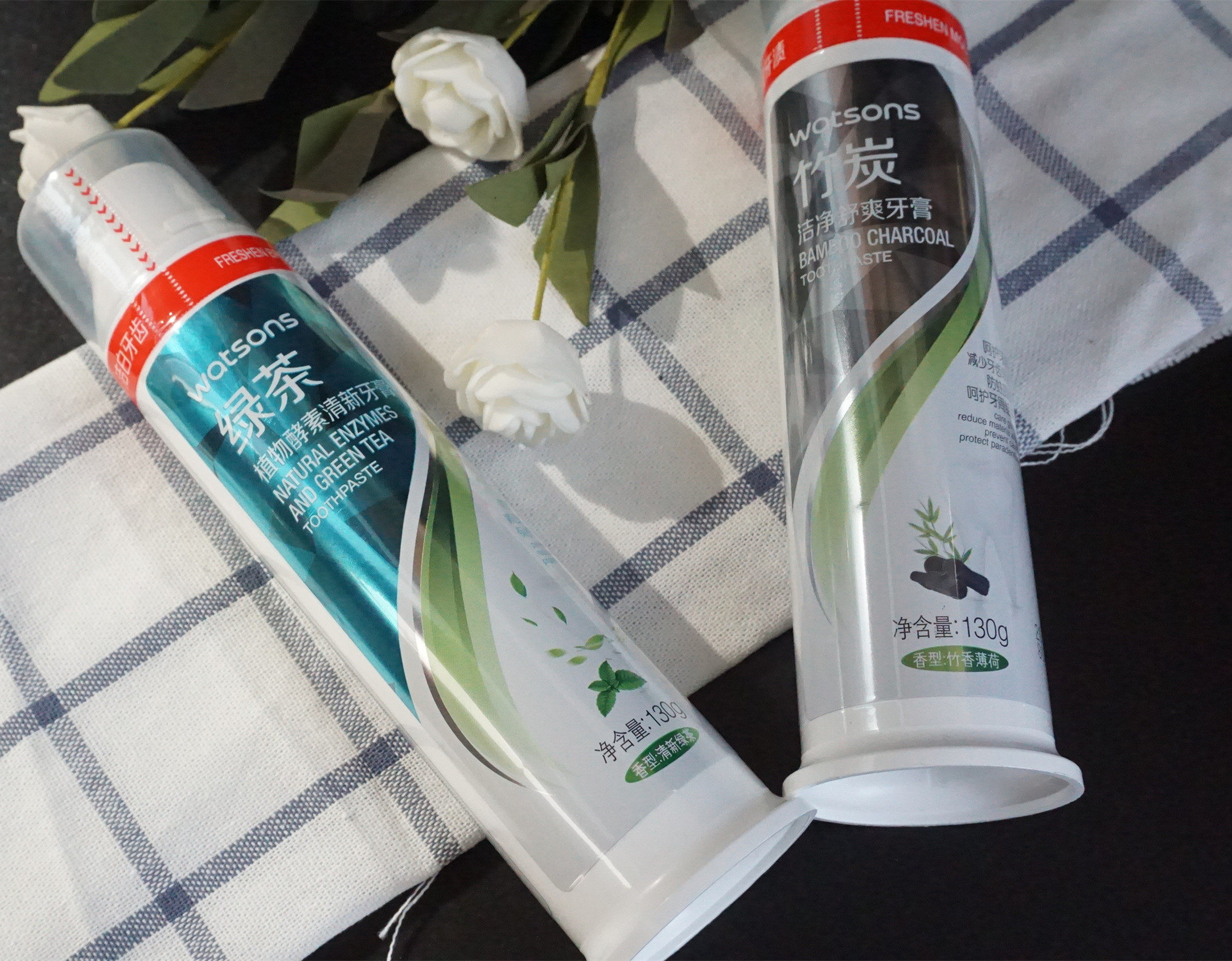 屈臣氏竹炭洁净舒爽植物酵素清新牙膏130g按压牙膏