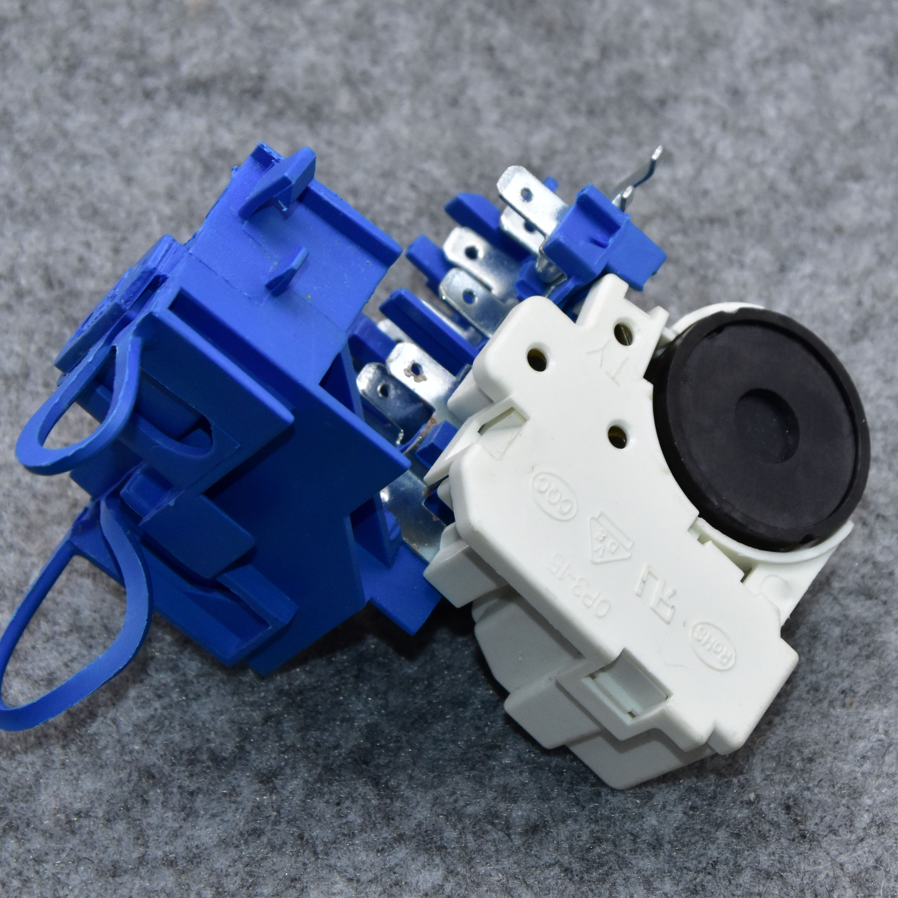 适用于海尔电冰箱压缩机启动器冰箱ptc一体化起动保护器8100带架