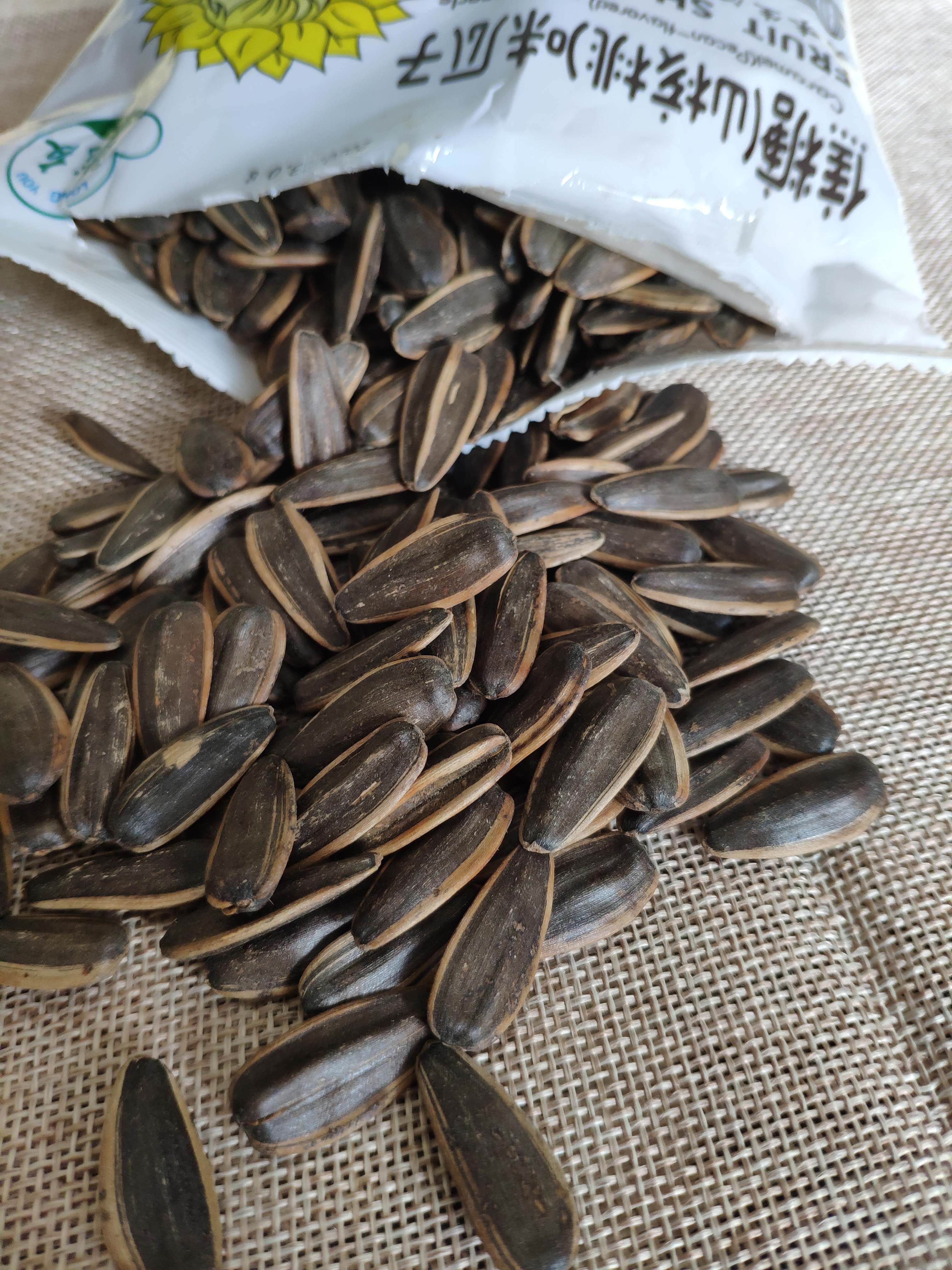 蜜汁焦糖瓜子400克葵花籽粒大皮薄西北酒泉金塔瓜子