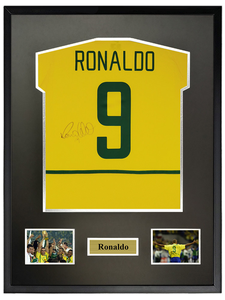 大罗罗纳尔多2002世界杯巴西亲笔签名足球球衣裱框文创