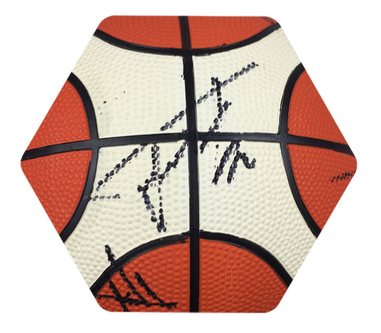 中国男篮周鹏阿尔斯兰任骏飞亲笔签名篮球展示文化