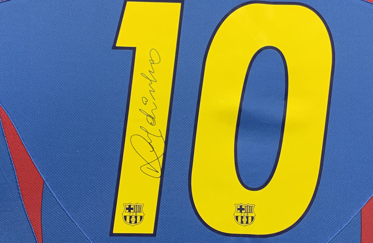 小罗 亲笔签名足球服球衣 罗纳尔迪尼奥 巴萨05 含sa证书 - 痕风的