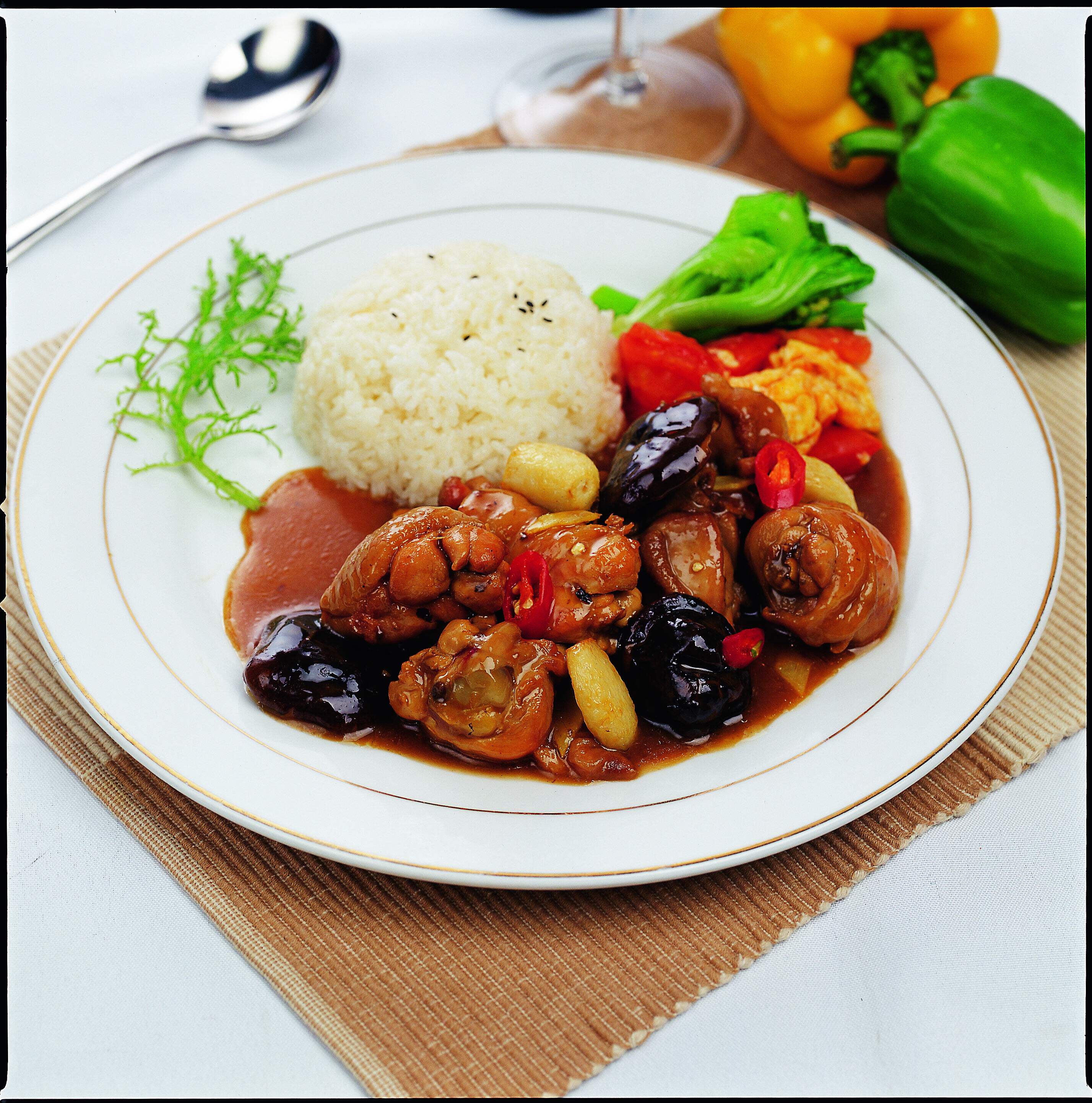 上海170克盖浇熟食菜肴方便速食冷冻滑鸡蒸烩自热米饭