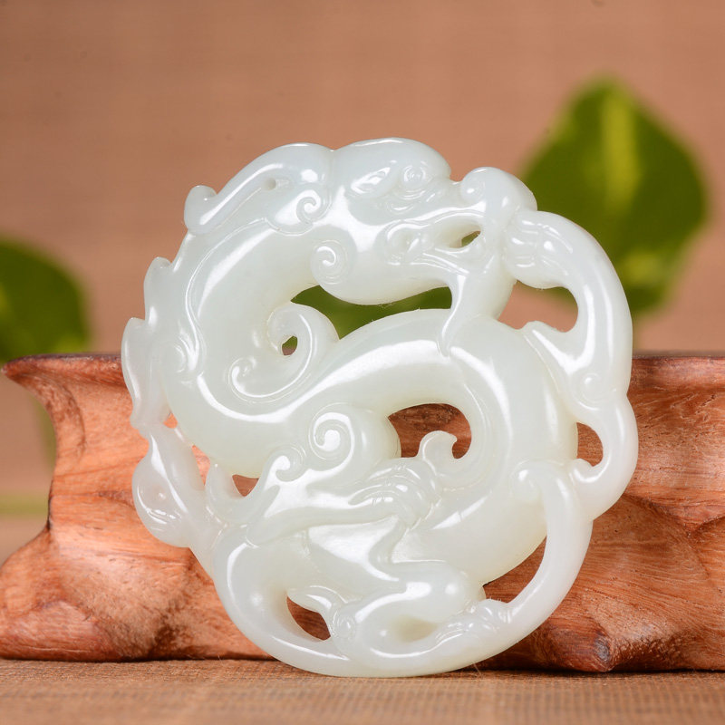 和田玉龙龙牌吊坠男士女款情侣生肖龙玉坠玉牌颈饰