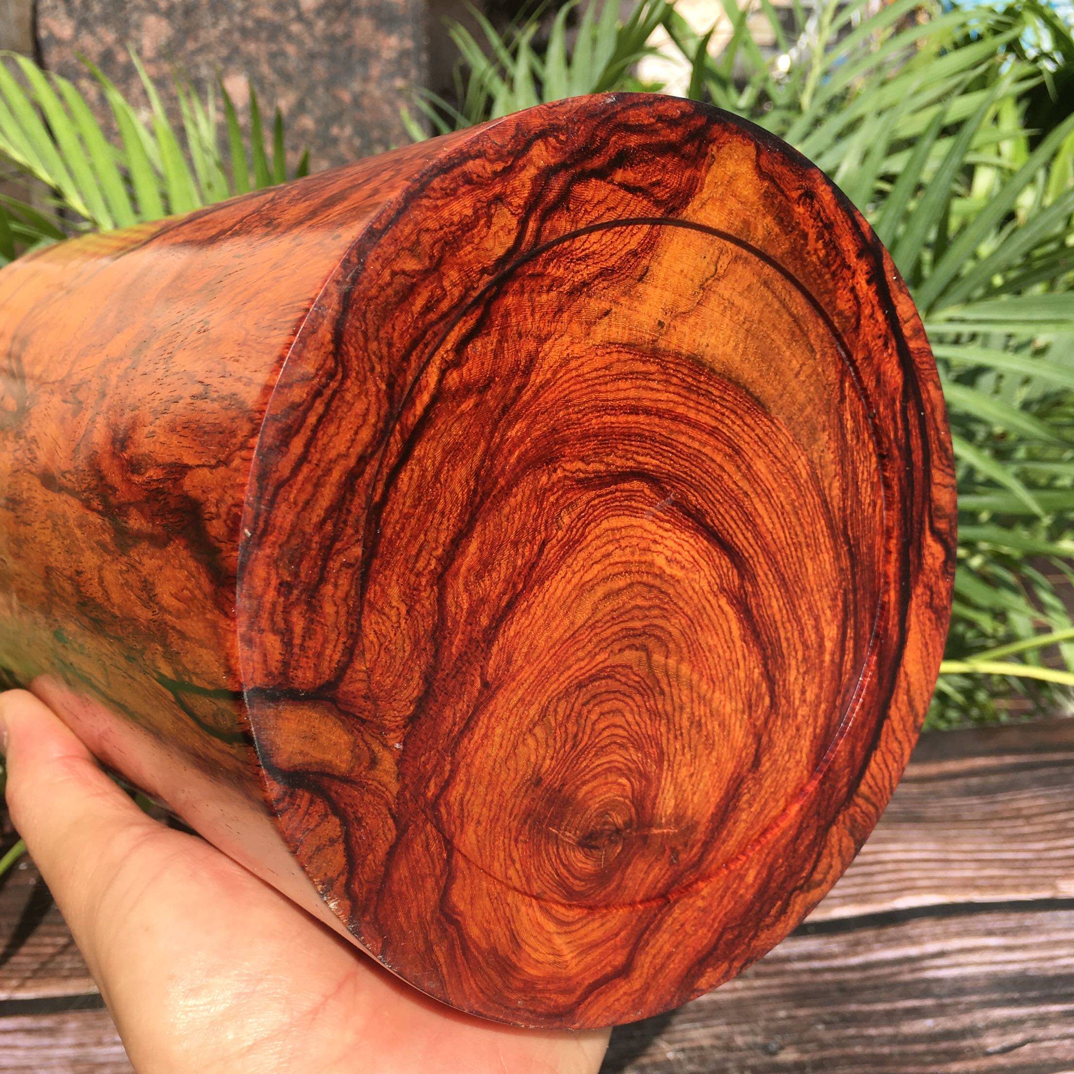 酸枝红木笔筒缅甸奥氏黄檀鬼脸深红老料整体笔筒