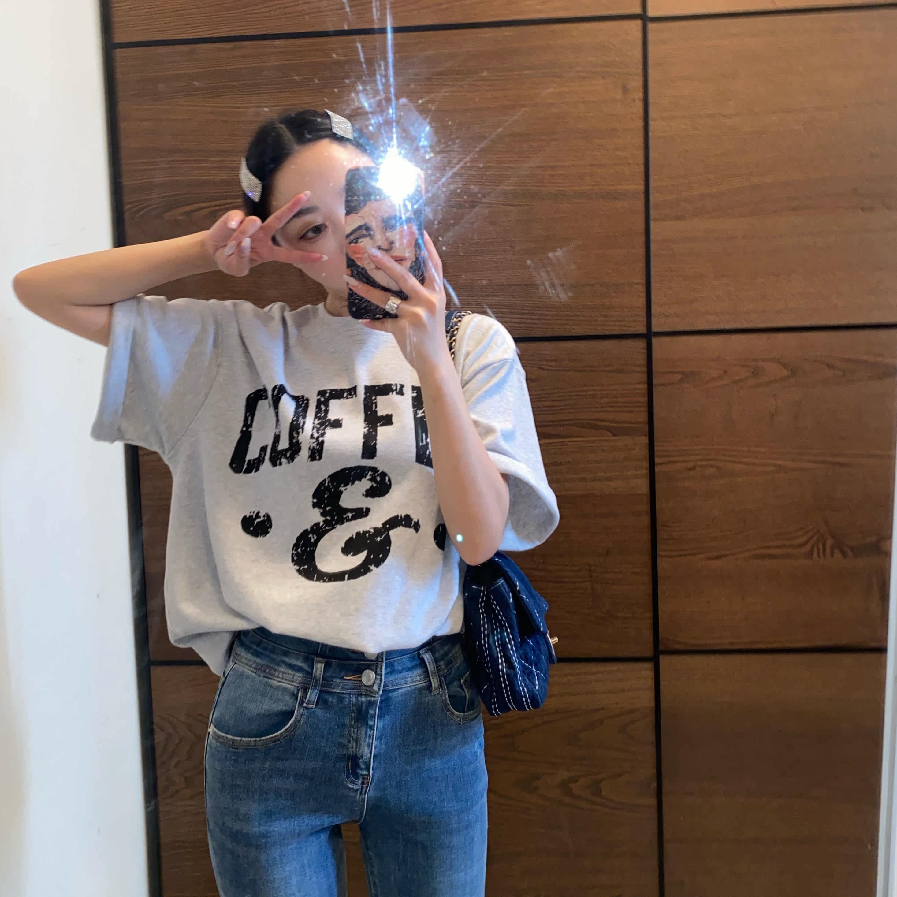 张芮妮 早春新品咖啡瘾君子必须来一件 慵懒feel磨毛t恤两色