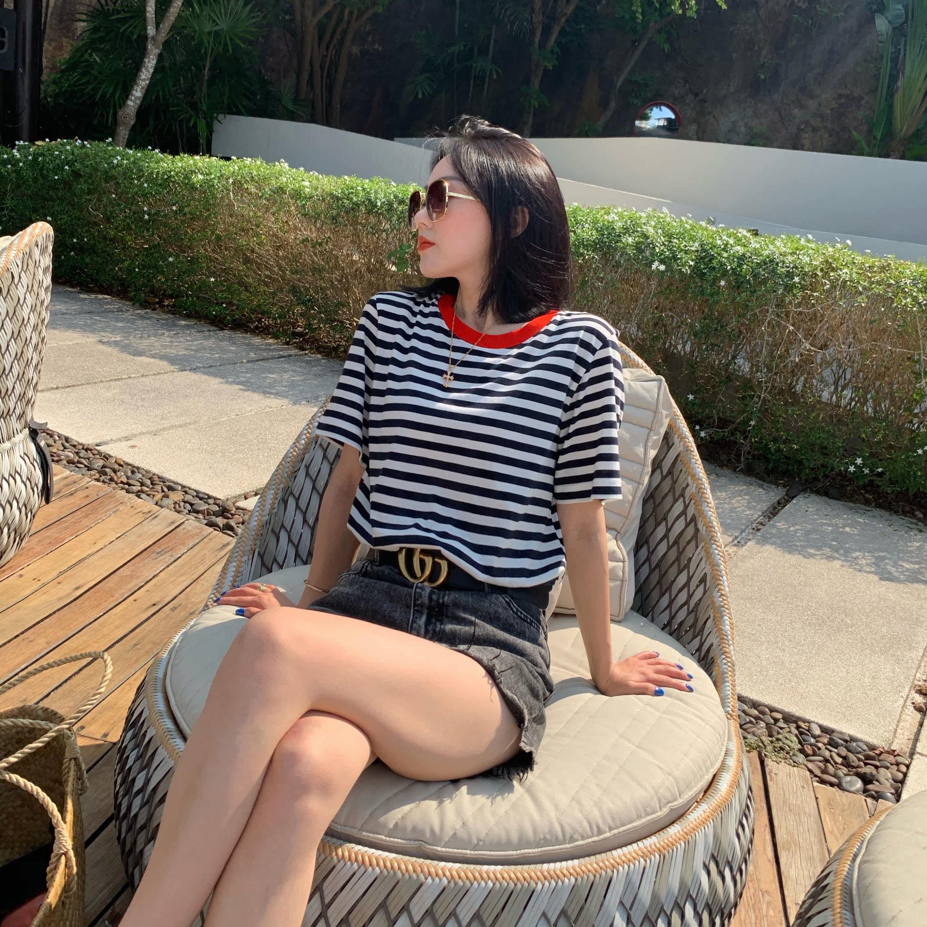 张芮妮 早春新品撞色黑白条纹简约t恤 条纹控一眼爱