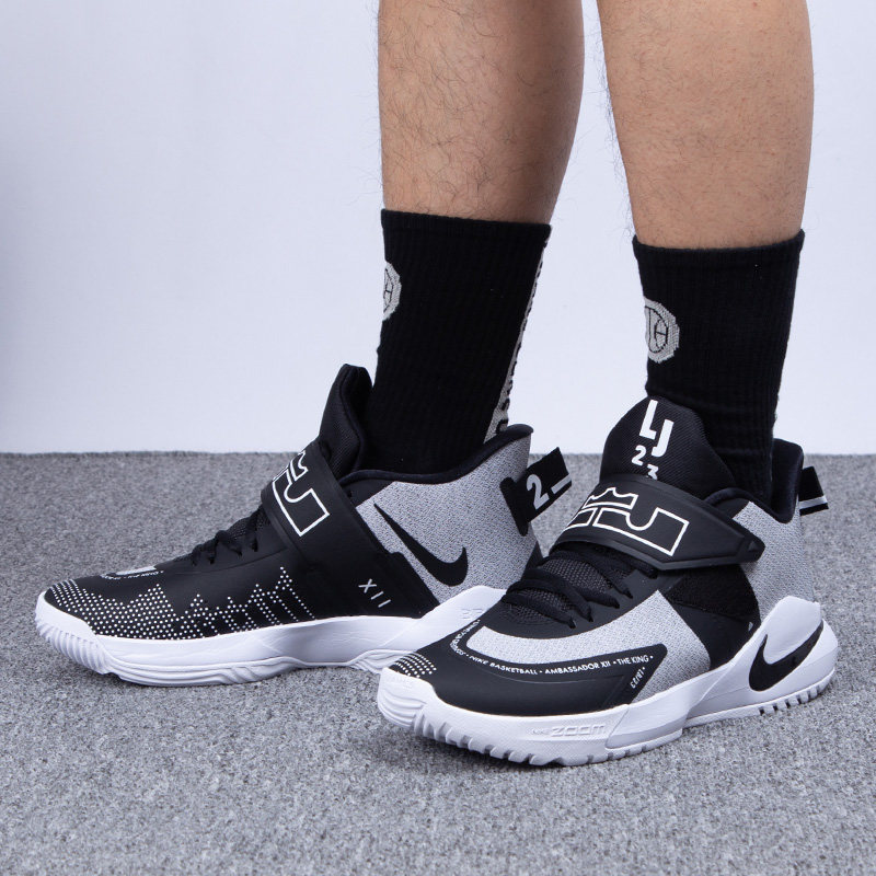 耐克男鞋夏季新品詹姆斯使节12代缓震耐磨实战篮球鞋
