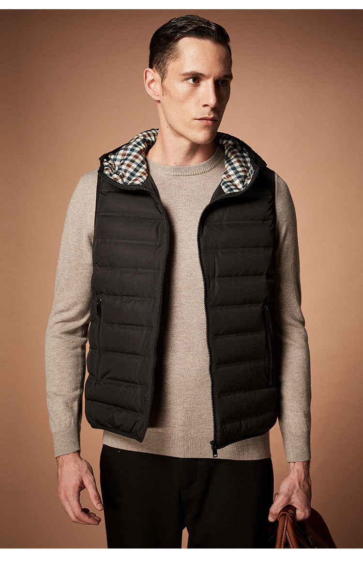 aquascutum雅格狮丹典格纹充绒防钻绒带帽男式羽绒服马甲背心