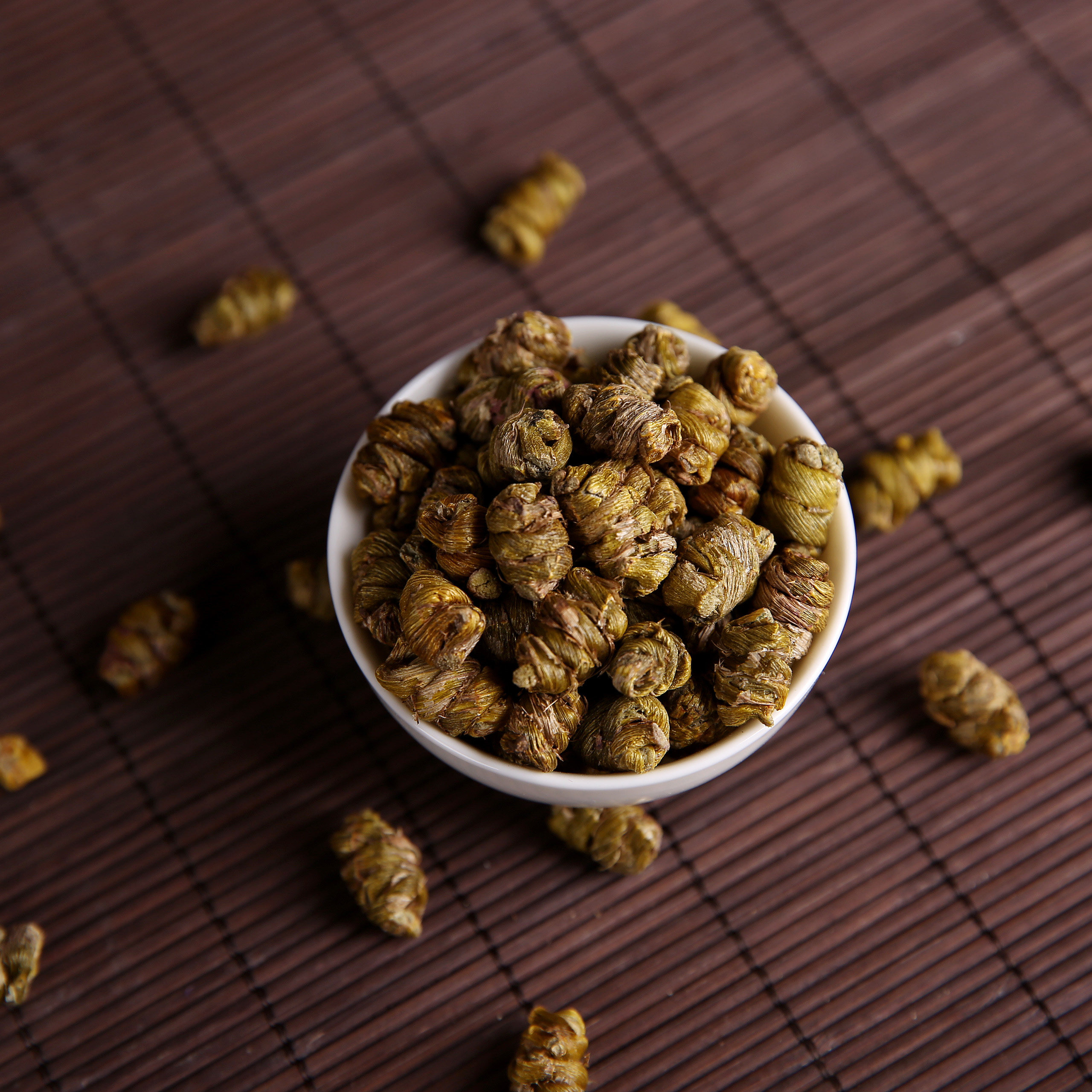 铁皮枫斗石斛之源树上种植鲜条90g支持农业石斛