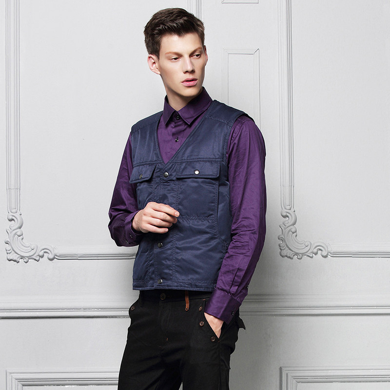 文华羽绒2020新款羽绒服背心短款加肥加大时尚导演羽绒服