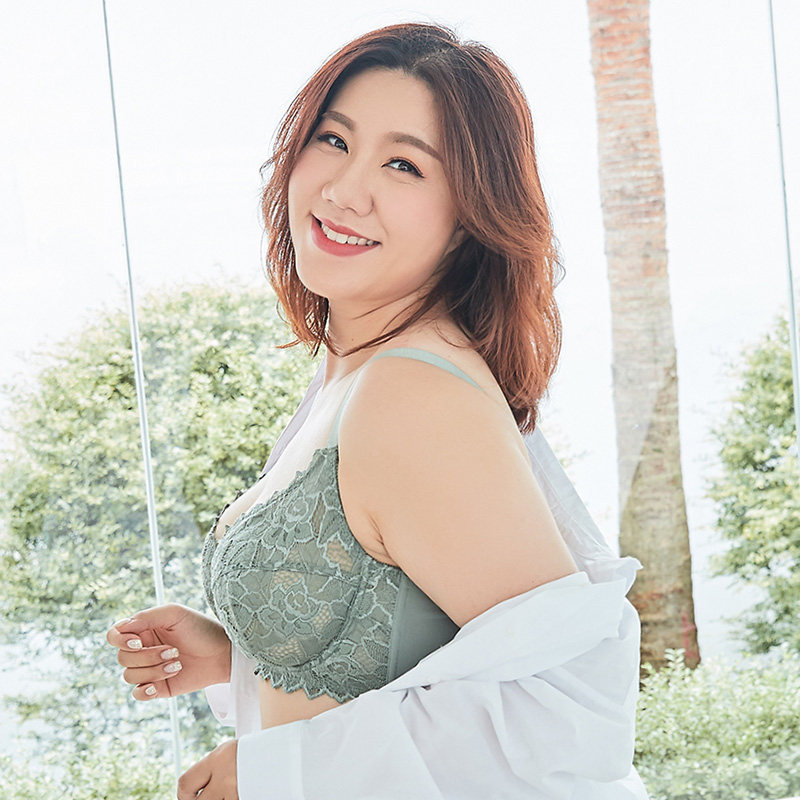 阿西娜 大码文胸胖mm200斤大胸显小内衣女超薄款胸罩收副乳防下垂