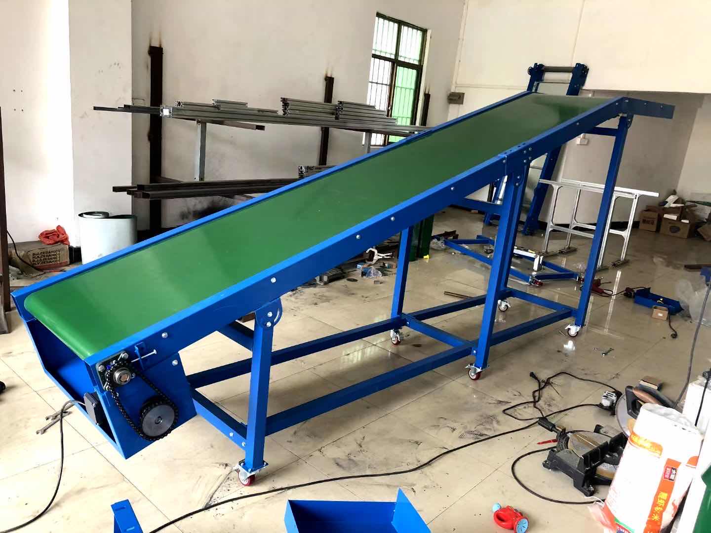 快递流水线物流输送带爬坡机可移动传送带不锈钢网带线食品输送机