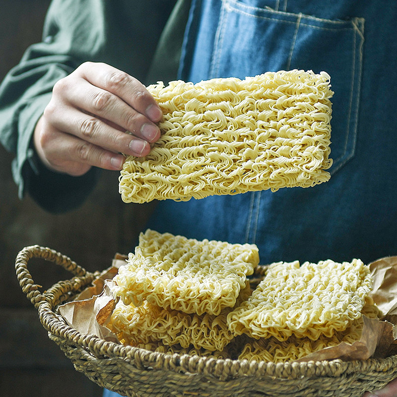 面条低脂方便方便面面饼油炸鸡蛋整箱散装大碗面条