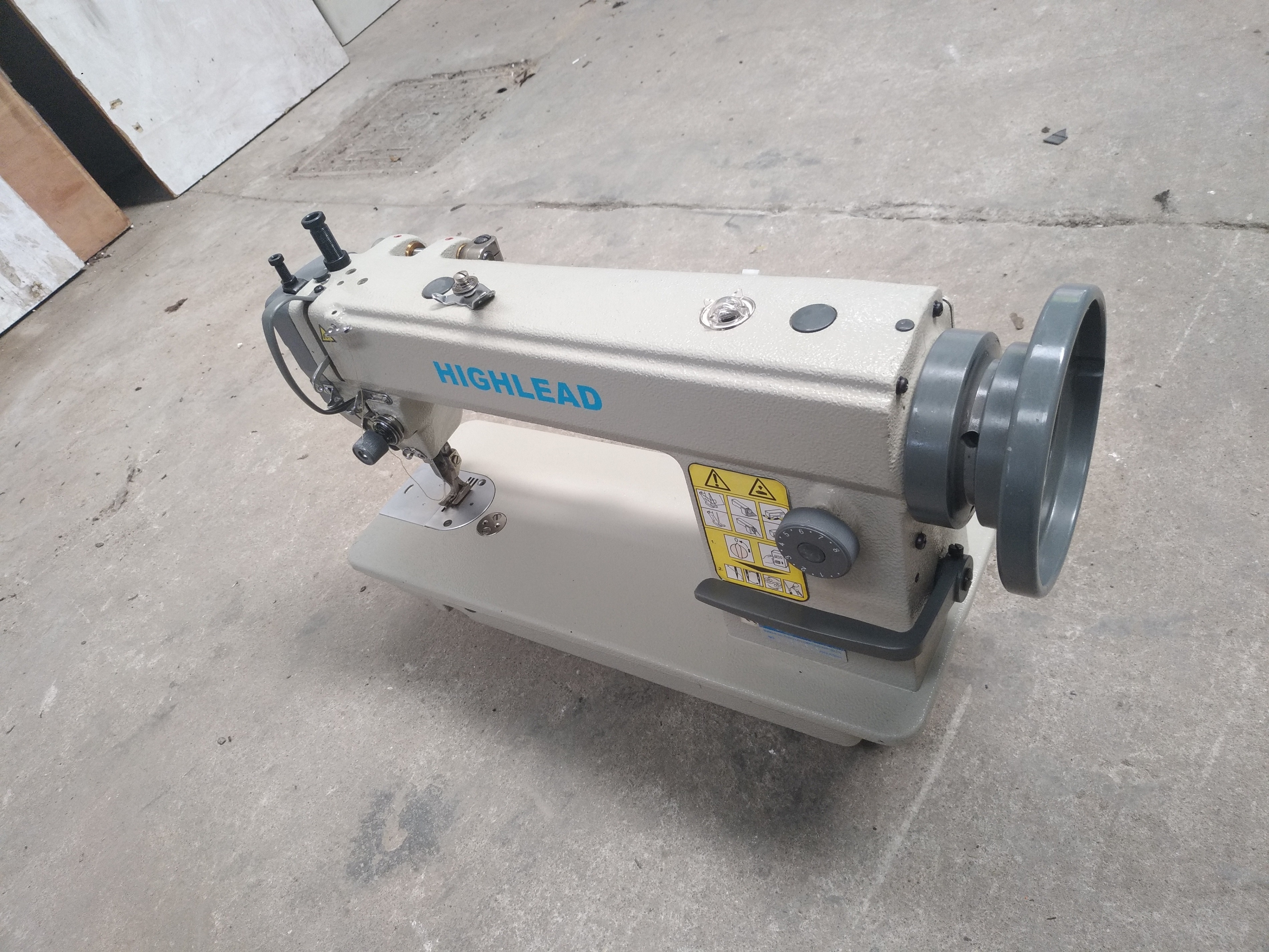 缝纫机二手手工业海菱普通同步9成新家用家用整套缝纫机