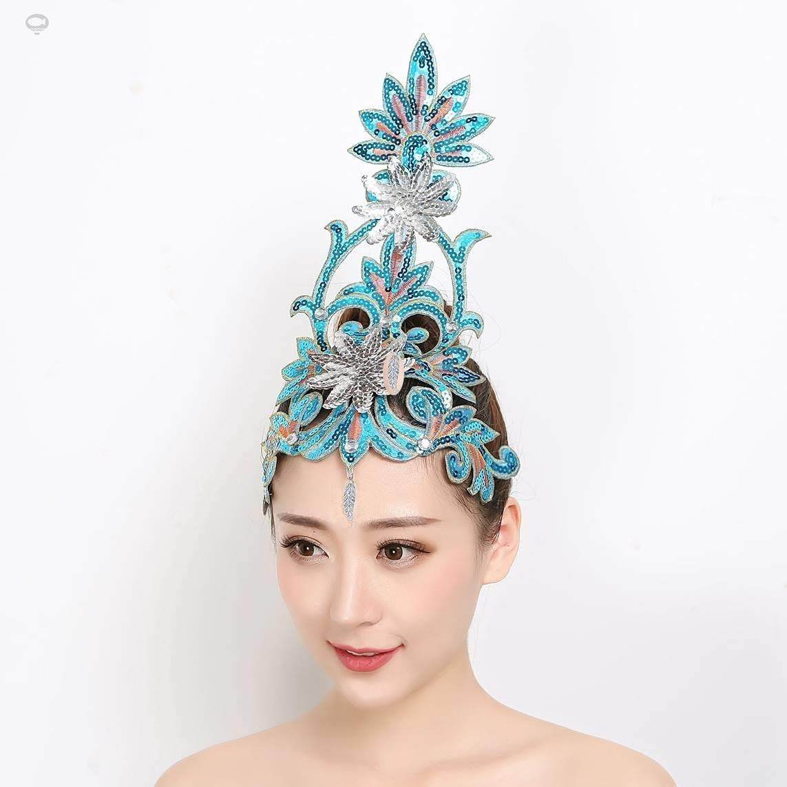 大显夸舞张民族舞演出高演出场舞头饰表演体表团开民族服装