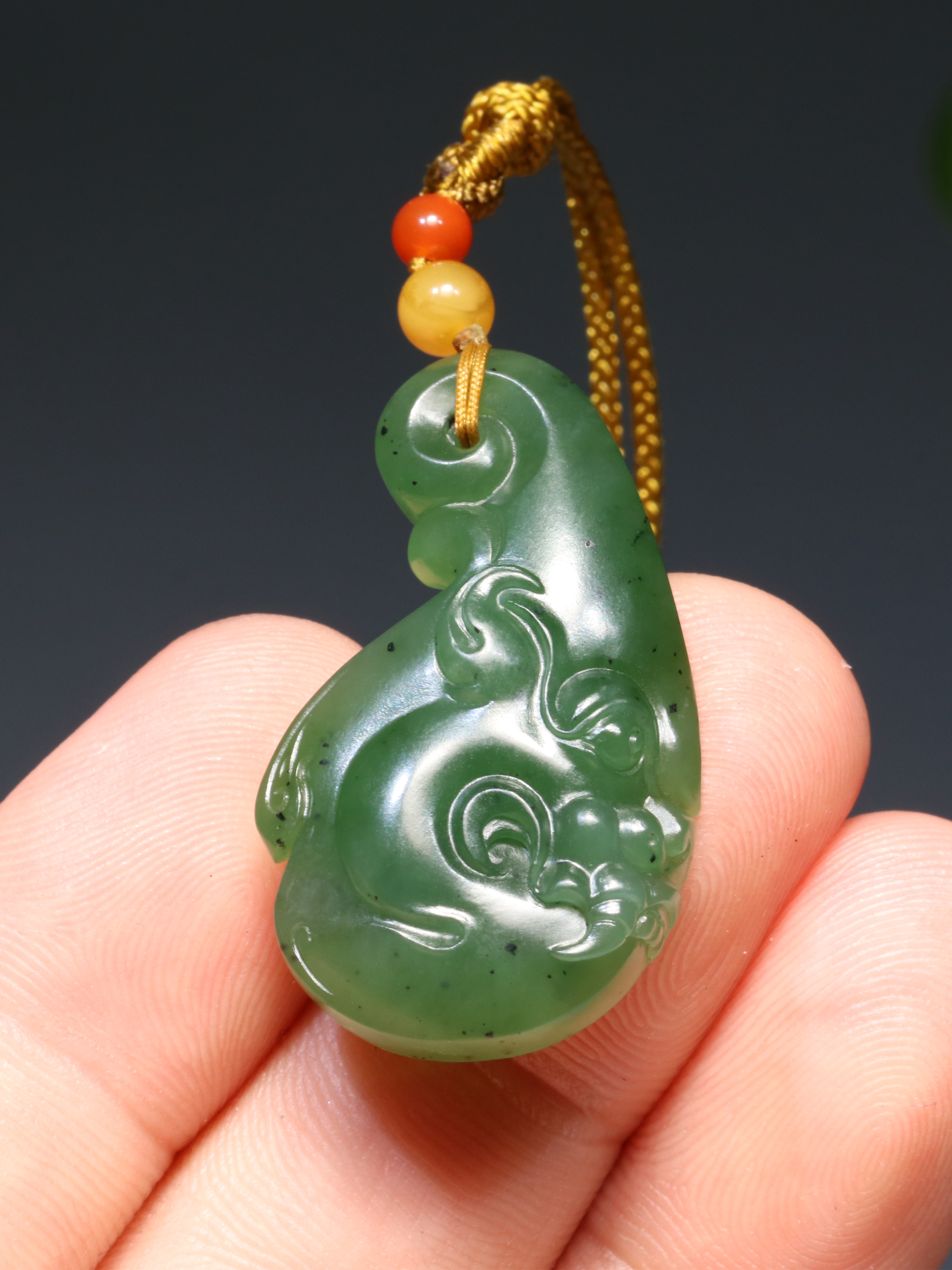 碧玉兽牌惹石新疆和田籽料男女吊坠挂件玉挂颈饰