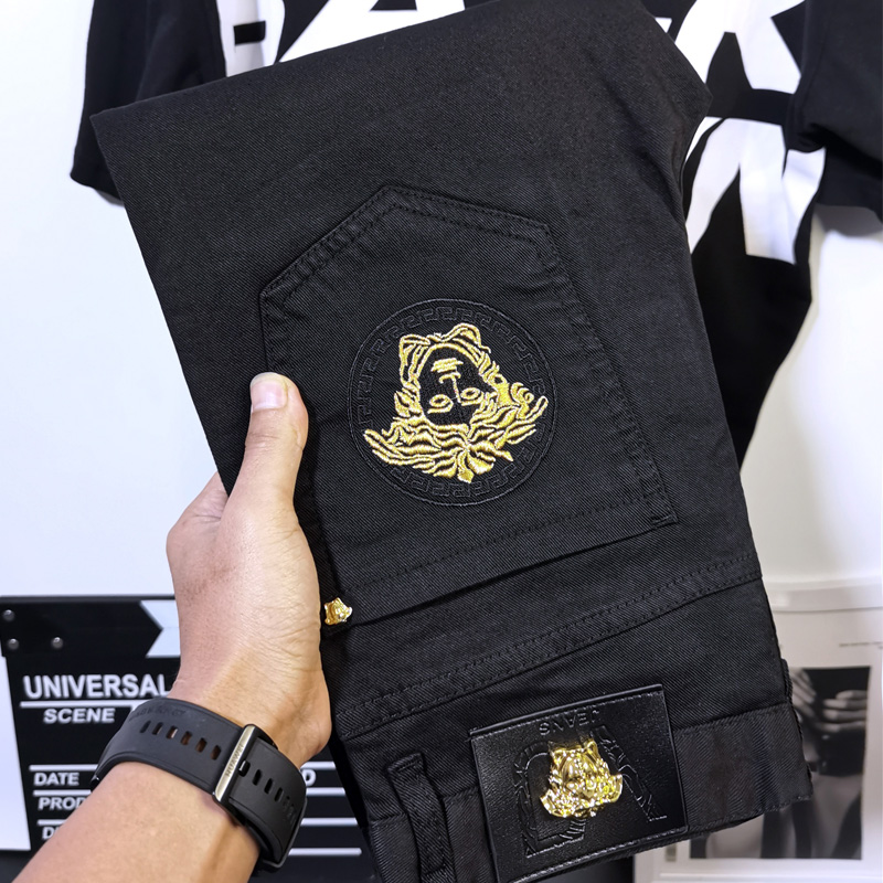 春夏薄款黑色牛仔裤男士欧洲站潮牌刺绣修身小脚青年弹力休闲裤子