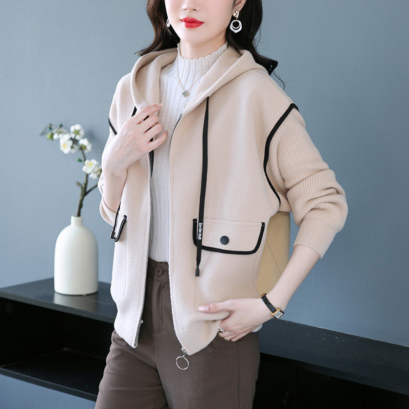 女士连帽短外套秋季2022年新款春秋女装爆款秋冬加厚妈妈秋装上衣