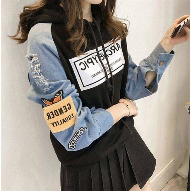 2020 new winter sweater female Korean version of the influx of students loose hole denim long-sleeved hooded jacket coat wild 2020 new winter sweater female Korean version of the influx of students loose hole denim long-sleeved hooded jacket coat wild
