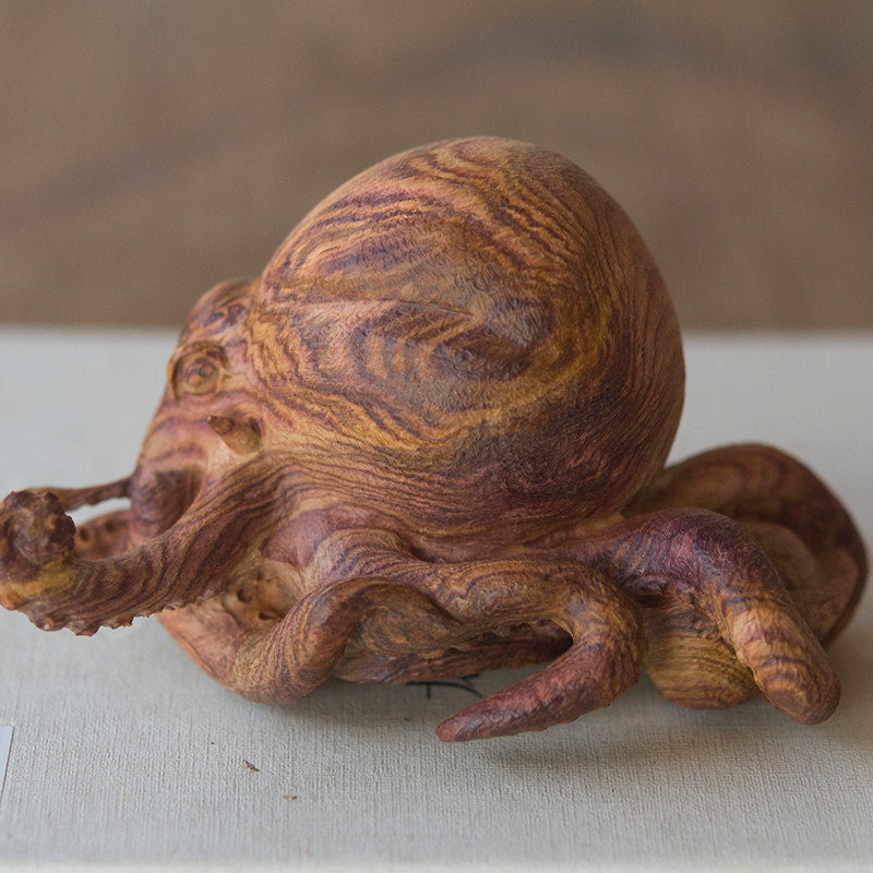 八方聚财海南黄花梨章鱼手把件老料虎皮纹实木一体招财摆件