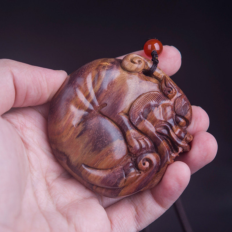 海南黄花梨紫油梨圆貔貅手把件紫油梨虎皮纹湘摆件