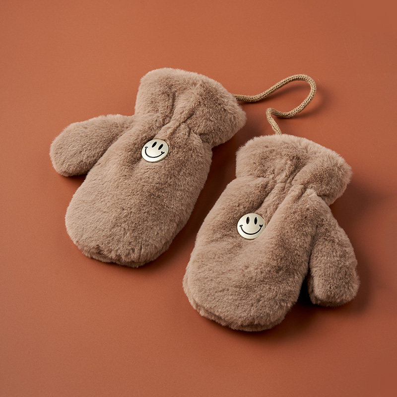 手套冬季儿童女孩可爱挂脖毛绒宝宝冬天3岁手套