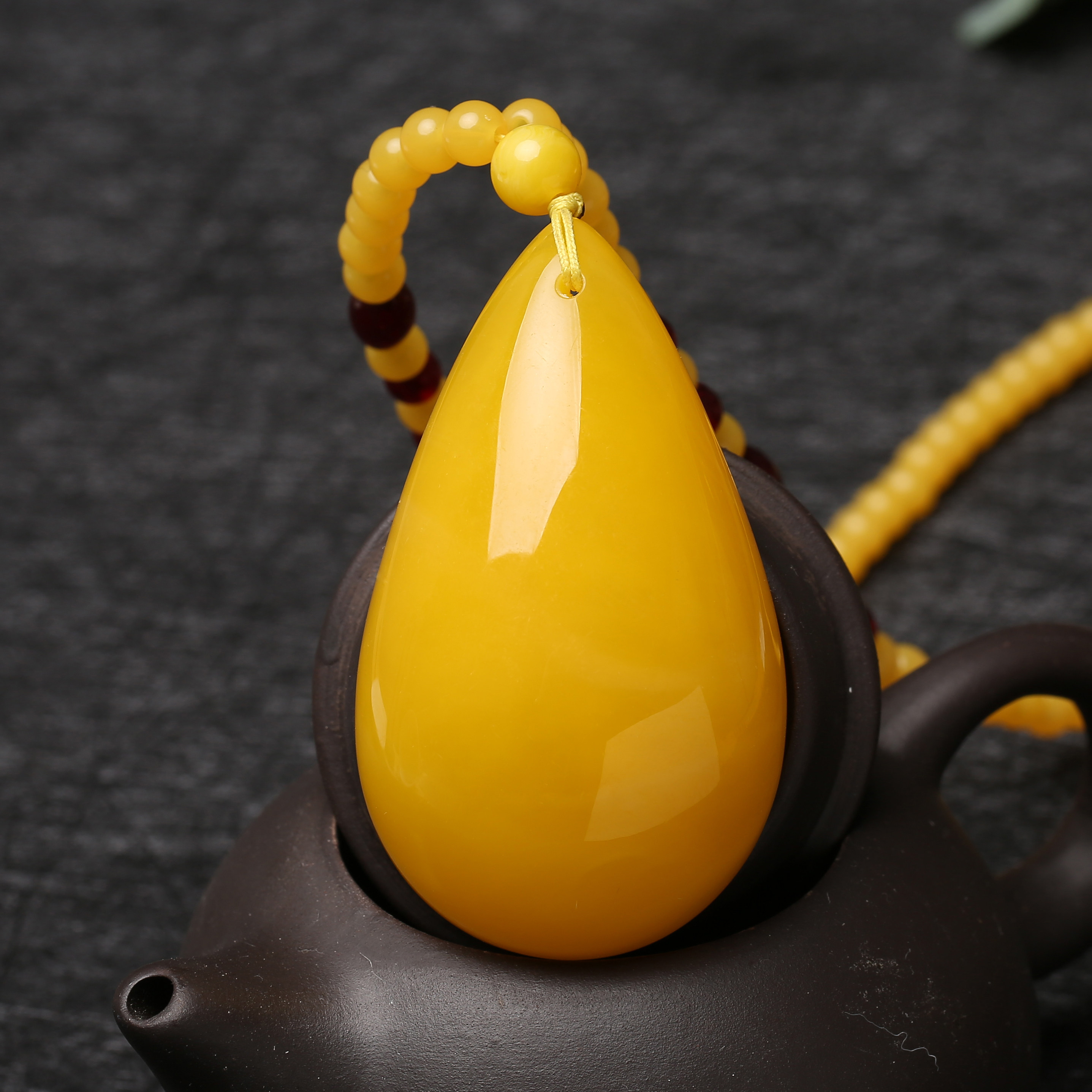 蜜蜡牌长款平安无事血珀二代水滴毛衣吊坠琥珀黄琥珀颈饰