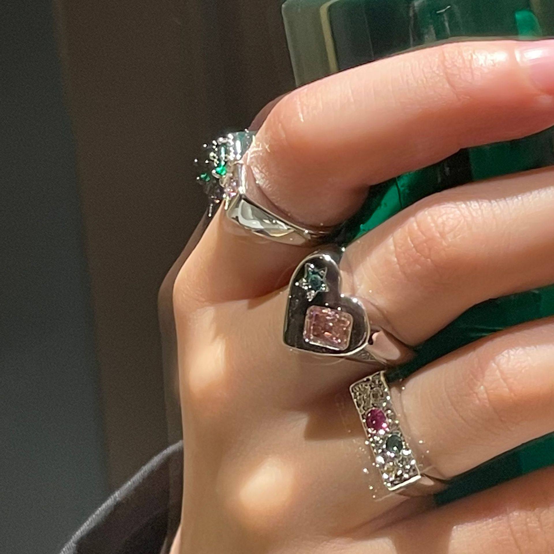 银色粉绿镶嵌爱心爱心宝宝石戒指ins潮个性冷淡戒指