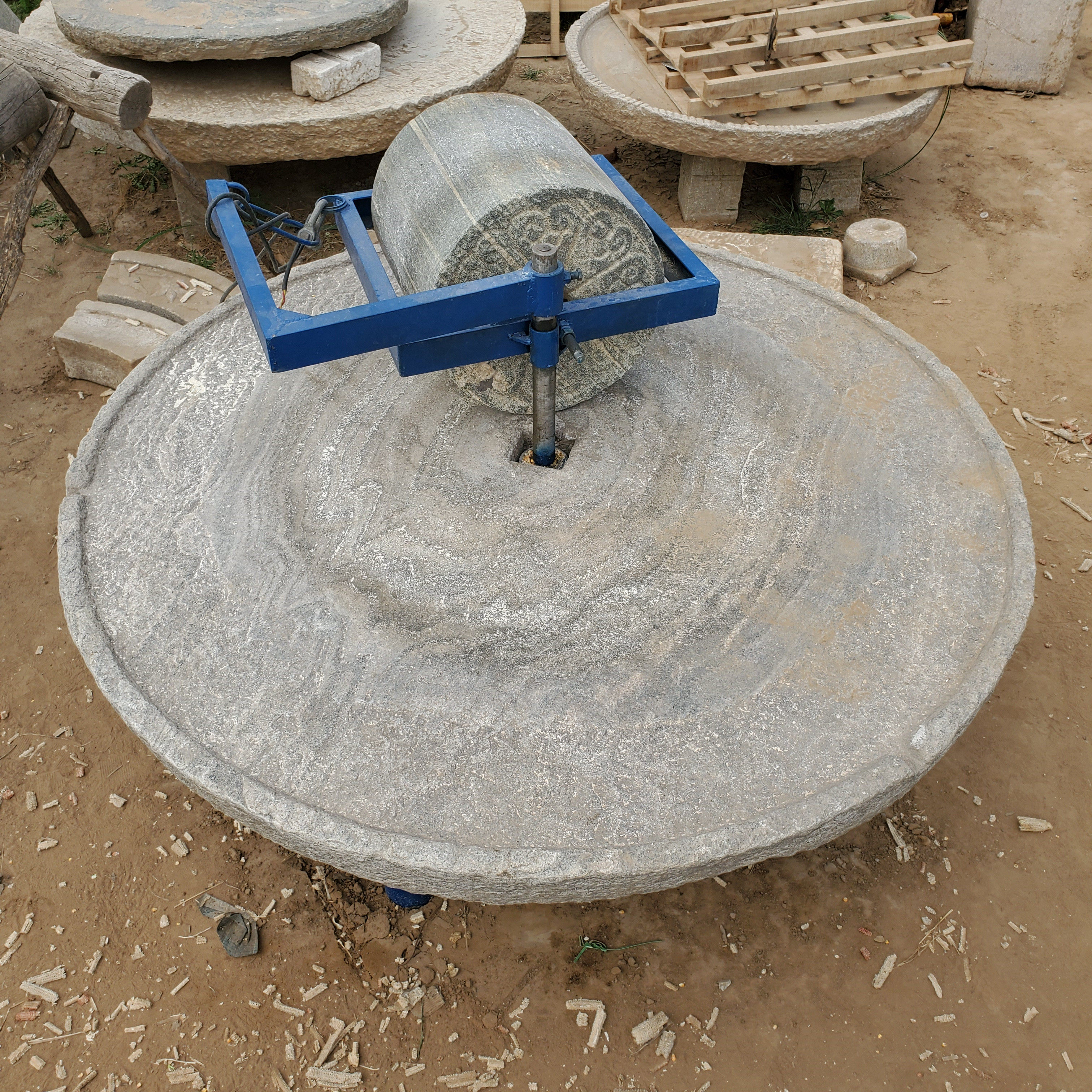 碾子电动石碾子全自动小米石机械老石老式商用碾米机石雕