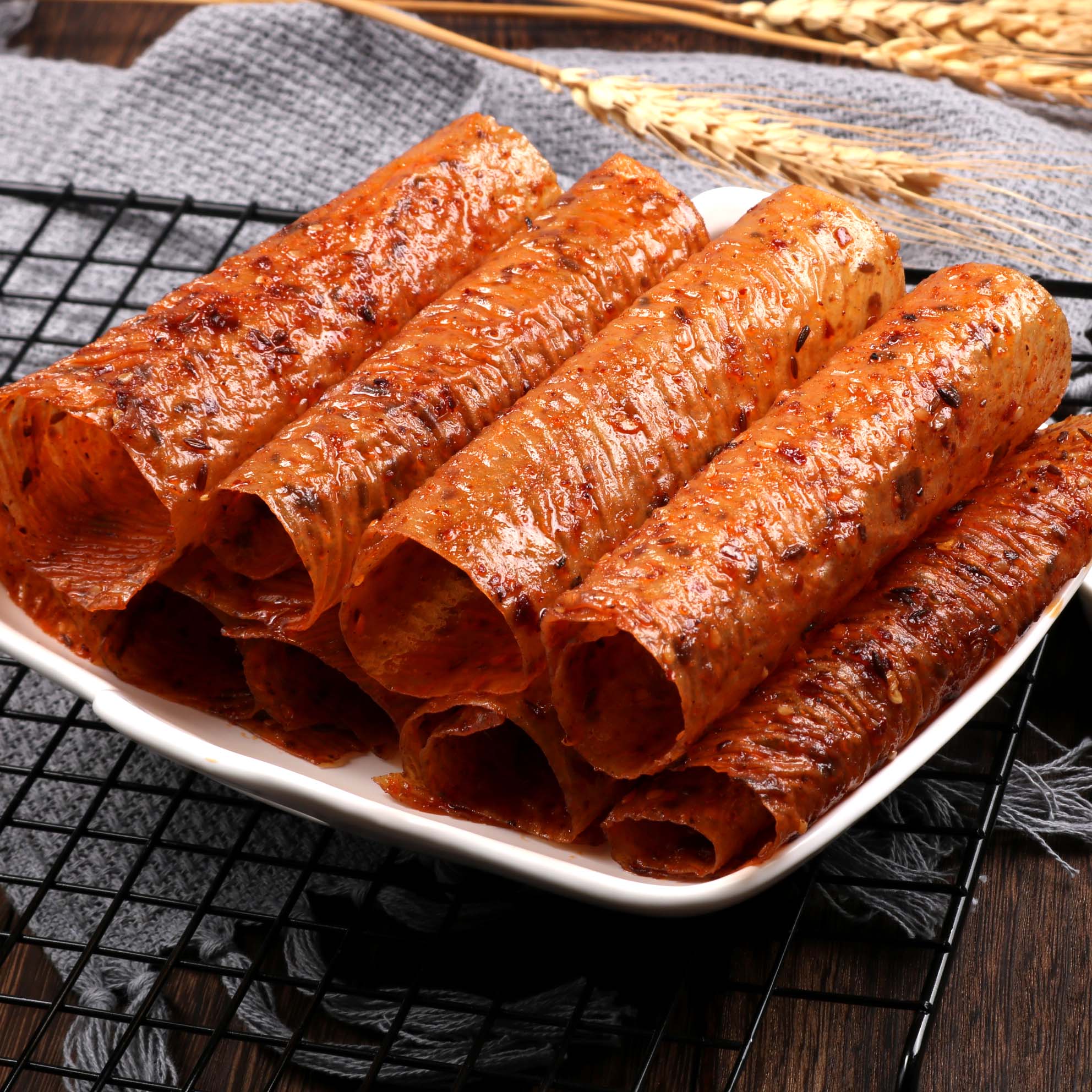 童年老式大辣片麻辣零食儿时辣条怀旧豆皮网红豆腐干