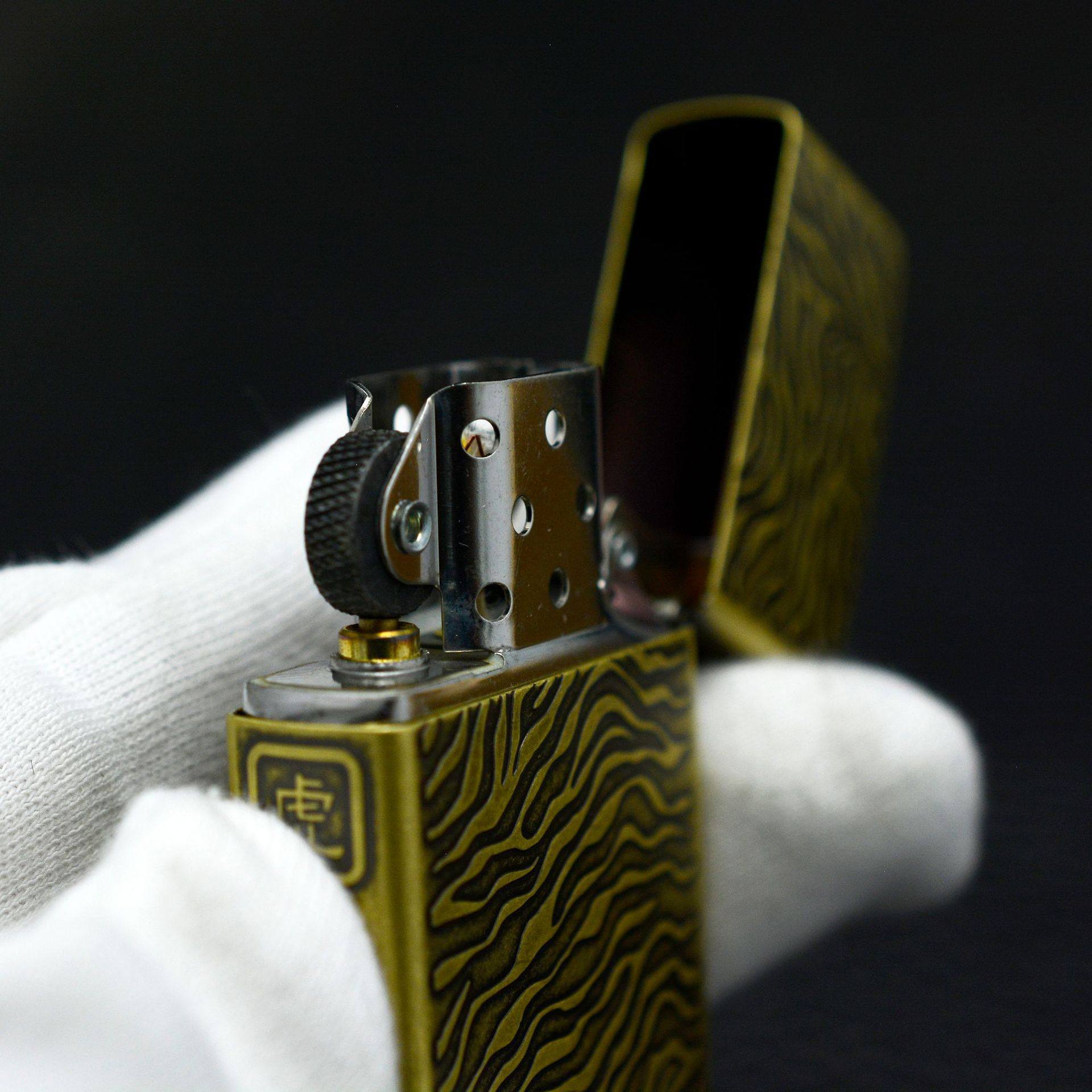 zippo打火机官方正版芝宝宝虎眼贴章古铜虎头徽章zippo