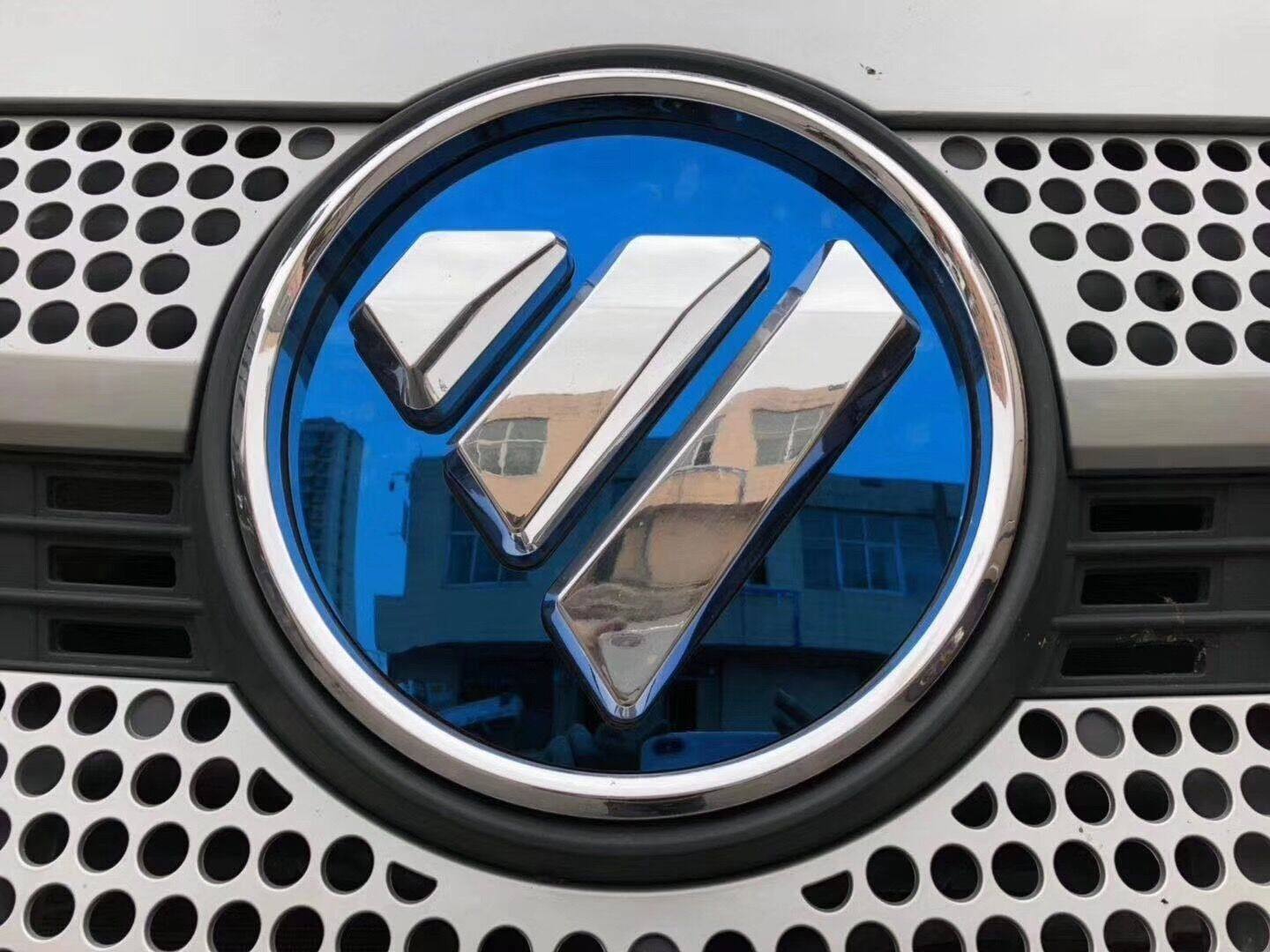 适用欧曼gtlest车标改色蓝色不锈钢车贴车头logo汽车装饰贴