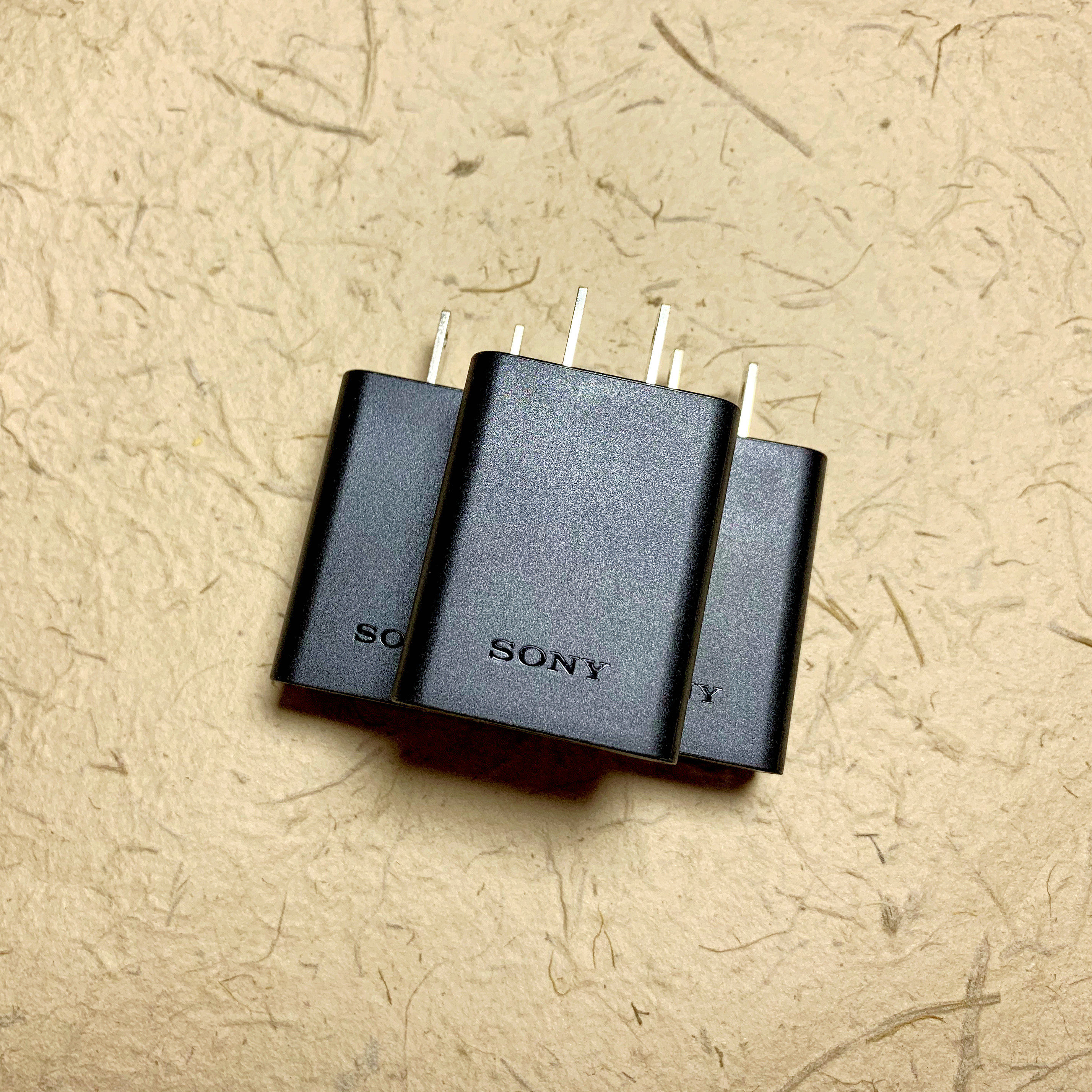 索尼x10px1xz1xz2pxzpxz3充电器qc30uch12手机充电器