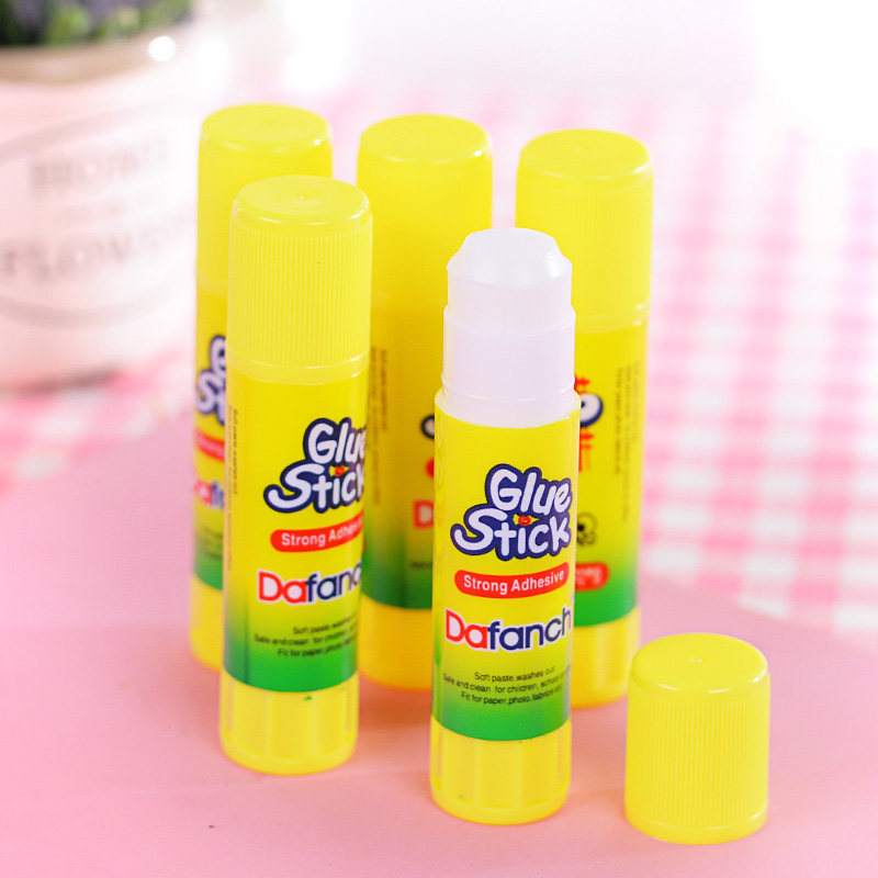 高粘度新韩儿童用品学习办公文具版胶小清创意卡通胶棒