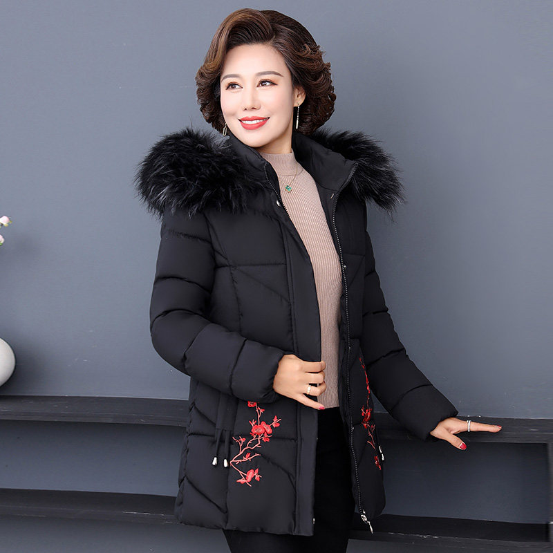 妈妈冬装棉袄衣服中老年女士羽绒棉服中年新款外套老年人绣花棉衣