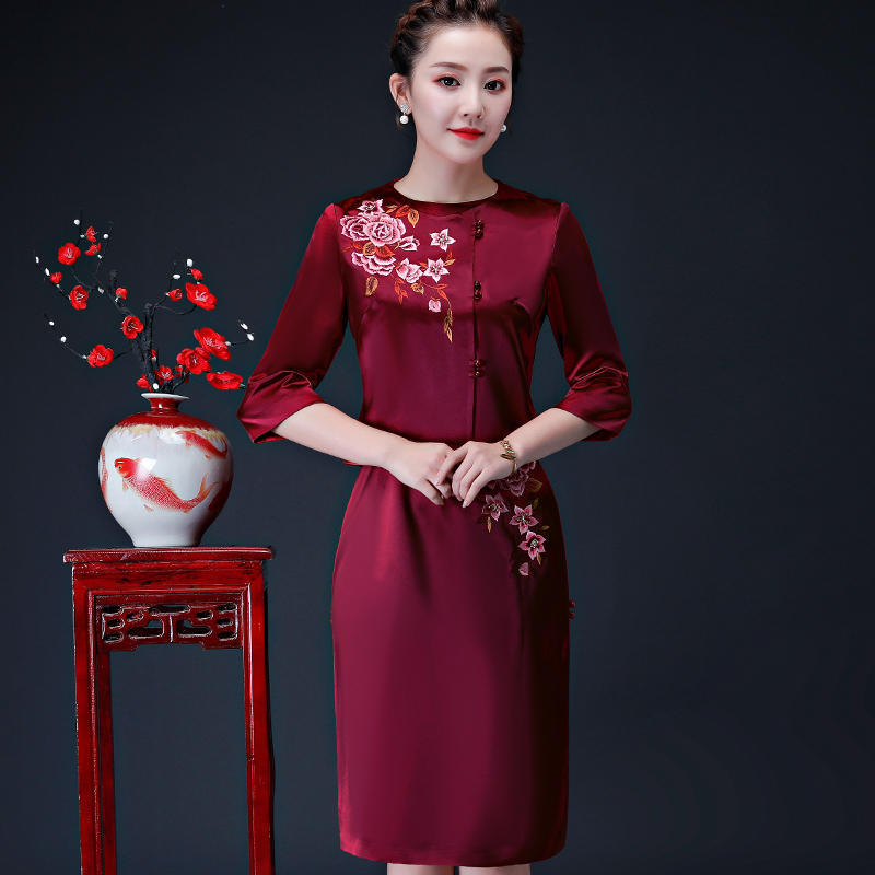 高端妈妈装婚宴旗袍礼服年轻大牌喜婆婆参加婚礼真丝刺绣加厚长袖