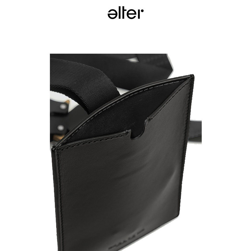 alter买手店alyx 新品设计师纯黑logo锁扣个性工业风装饰胸包现货