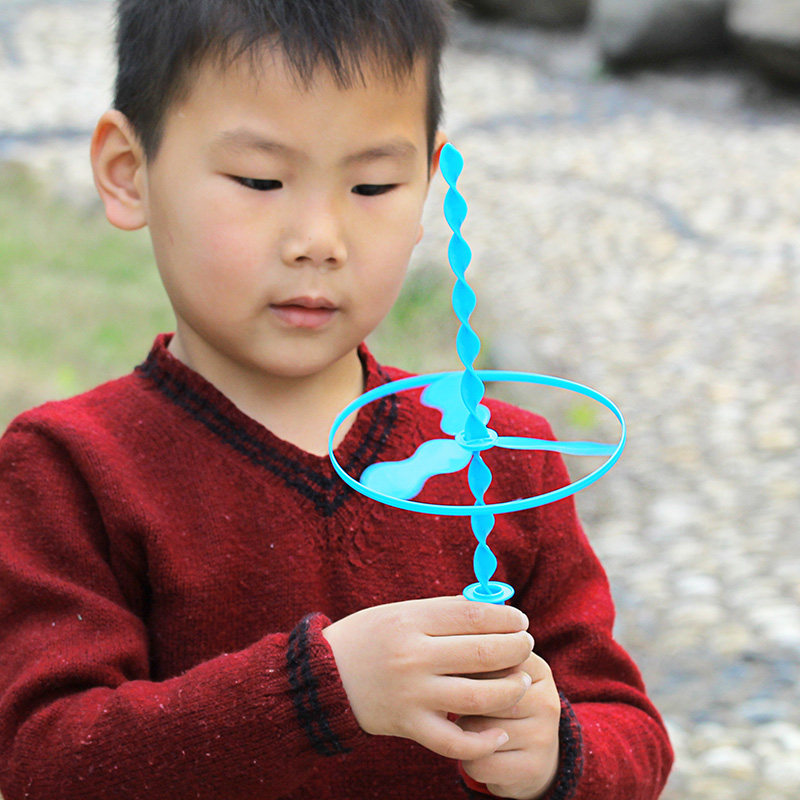 飞天仙子儿童户外创意玩具80后怀旧地摊男孩小礼物手推竹蜻蜓飞盘