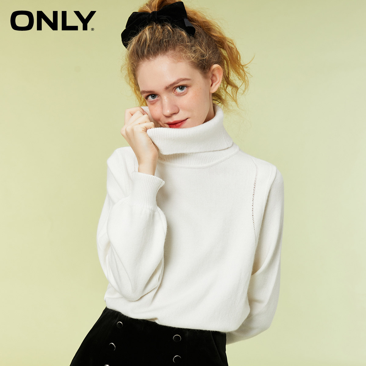 only2022秋冬高领白色小众宽松毛衣镂空开叉针织衫毛针织衫