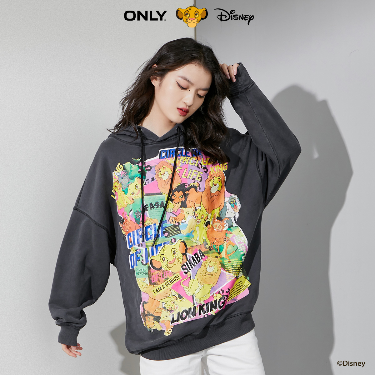 only2021夏季新款狮子王联名款做卡通印花连帽卫衣女卫衣